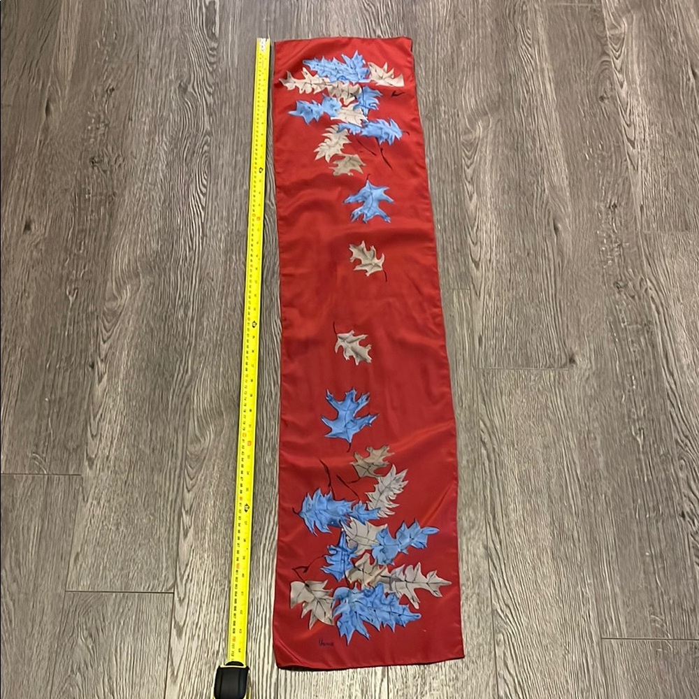 Vera vintage silk Red Leaf Pattern Scarf